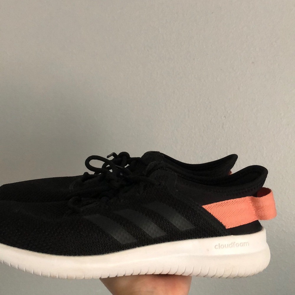 BLACK ADIDAS WORKOUT SHOES